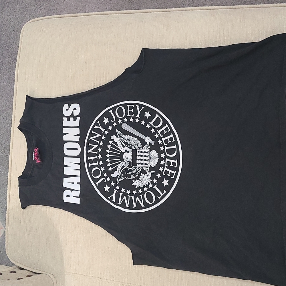 Ramones Tee